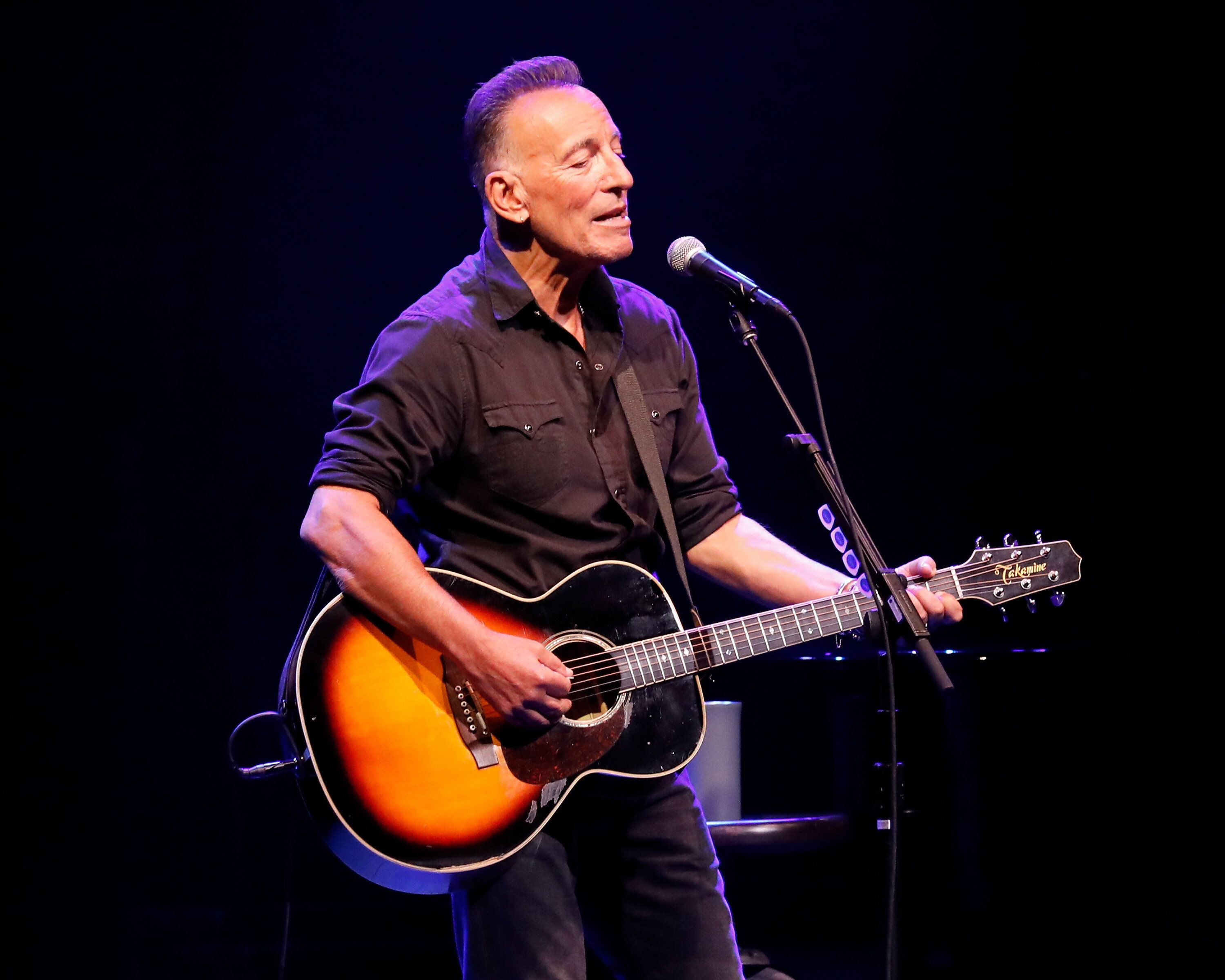 A 46-Year-Old Bruce Springsteen Mystery Over A Single Word Is Finally Solved
A 46-Year-Old Bruce Springsteen Mystery Over A Single Word Is Finally Solved