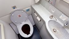 

    The Most Hygienic Way To Pee On A Plane

