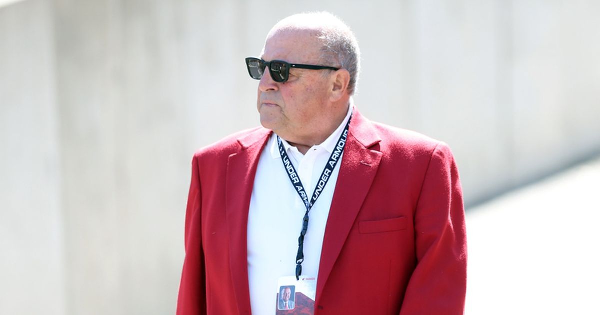Wisconsin asks Alvarez, Chryst, Gard to take pay cut
Wisconsin asks Alvarez, Chryst, Gard to take pay cut