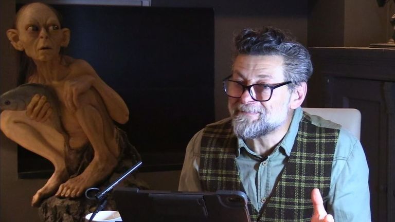 Gollum star Andy Serkis raises £280,000 after mammoth 'Hobbitathon' reading Gollum star Andy Serkis raises £280,000 after mammoth 'Hobbitathon' reading