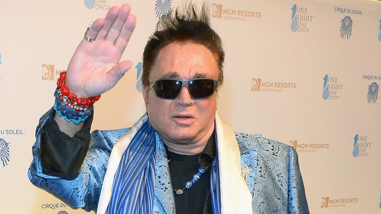 Las Vegas star Roy Horn of Siegfried & Roy dies with COVID-19 Las Vegas star Roy Horn of Siegfried & Roy dies with COVID-19